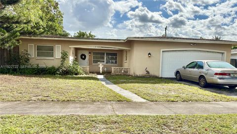 Photo of 7508 Hayes St, Hollywood, FL 33024 (MLS # A11922722)