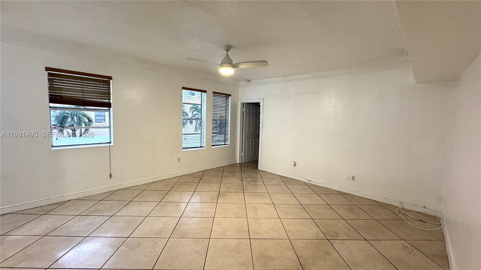 1559 Michigan Ave 305