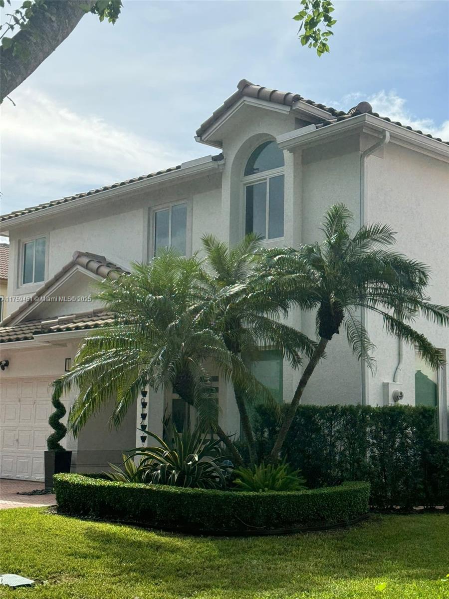 Come live at the glamorous Doral Isle Antilles this one of a kind 4Bed/3 Baths luxurious Community equipped with alll tiles floor offers 5-star resort style living The Exclusive Club House with amenities offering you from working out at the gym to relaxing in the spa; Swim in the exclusive pool,or just go to Enjoy a meal in the private restaurant.