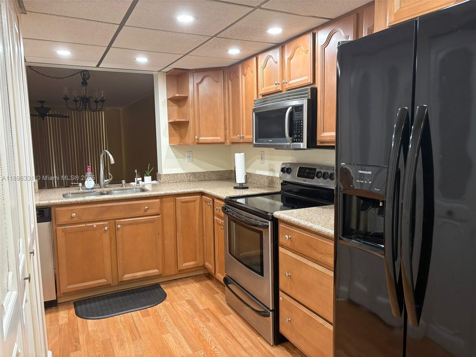 FOUNTAINS OF JACARANDA CO - Residential Lease