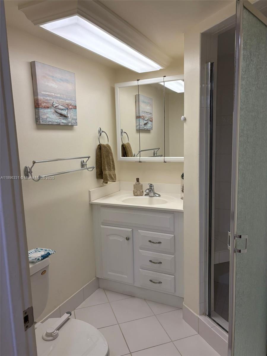 FOUNTAINS OF JACARANDA CO - Residential Lease