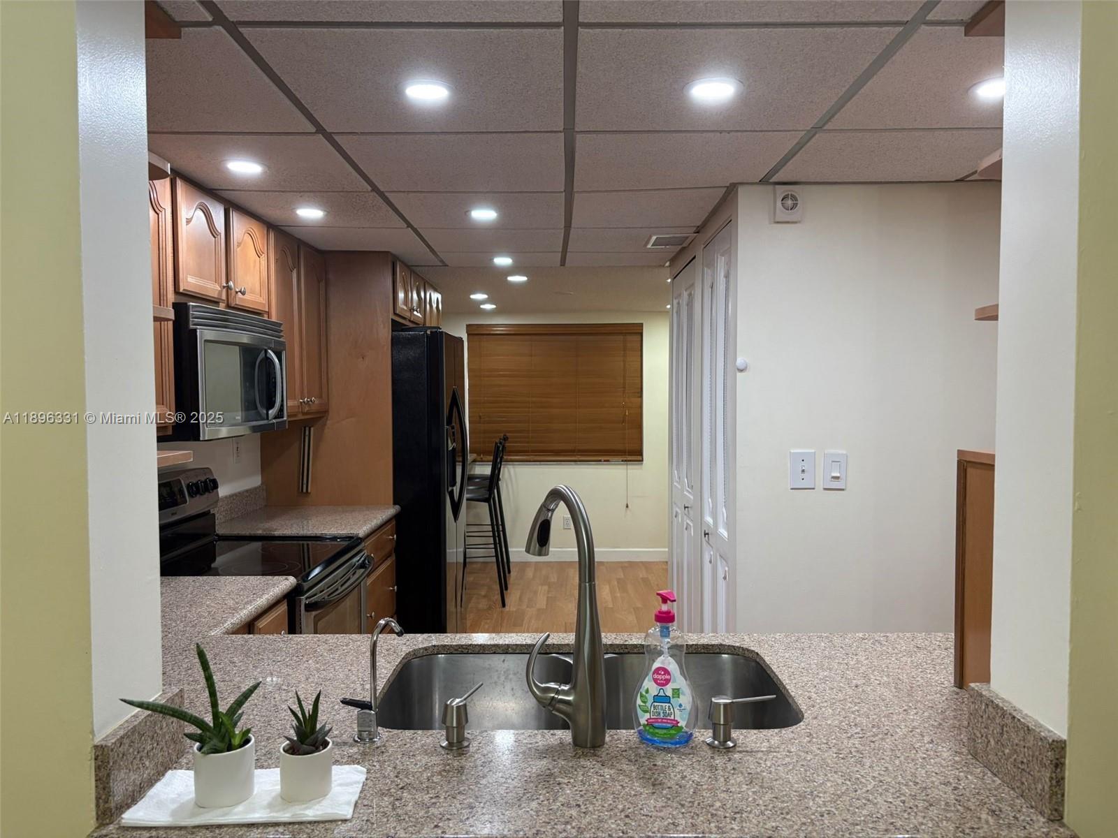 FOUNTAINS OF JACARANDA CO - Residential Lease