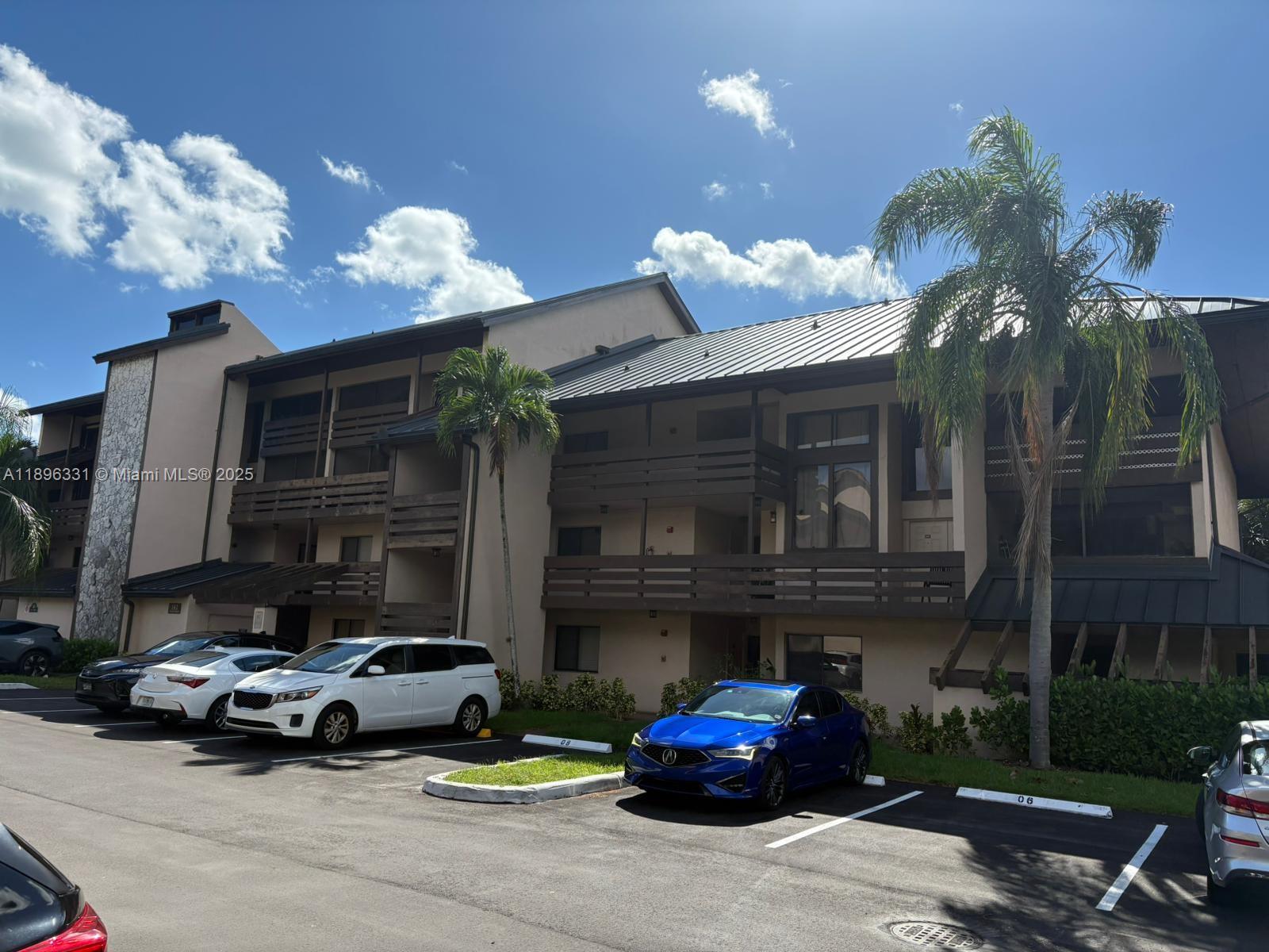 FOUNTAINS OF JACARANDA CO - Residential Lease