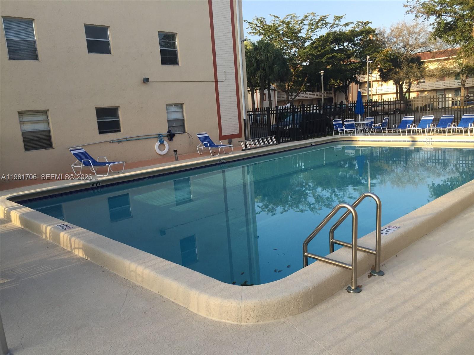 COUNTRY GARDENS CONDO - Residential