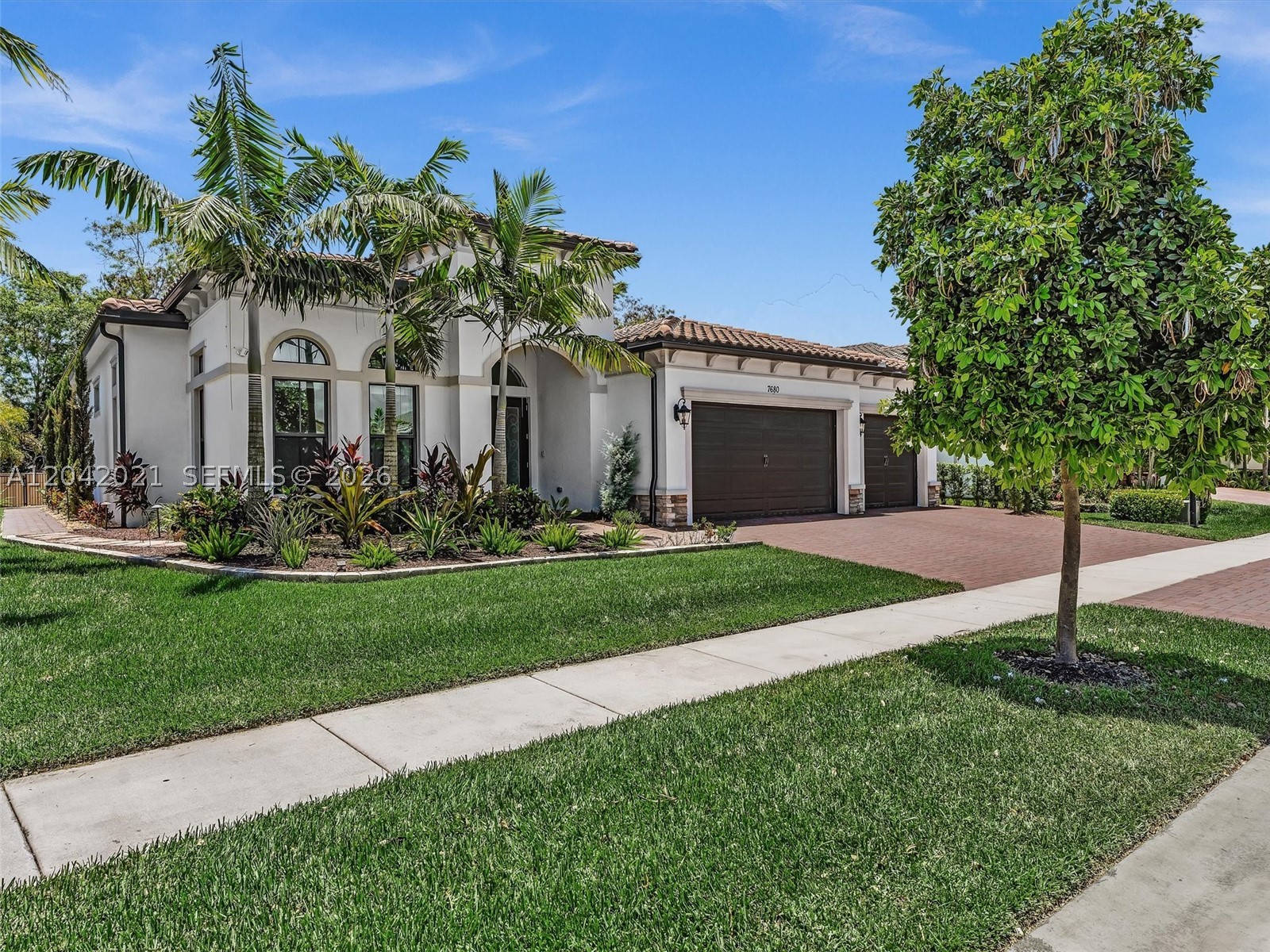 7680 Cavern Ln - Image 1