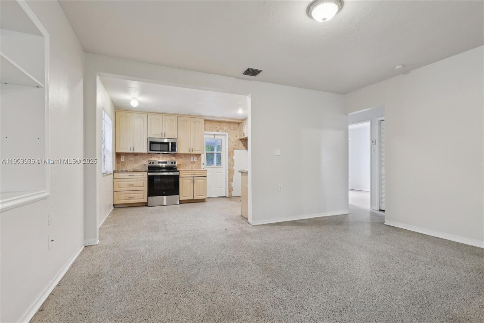 HOLIDAY HEIGHTS - Residential