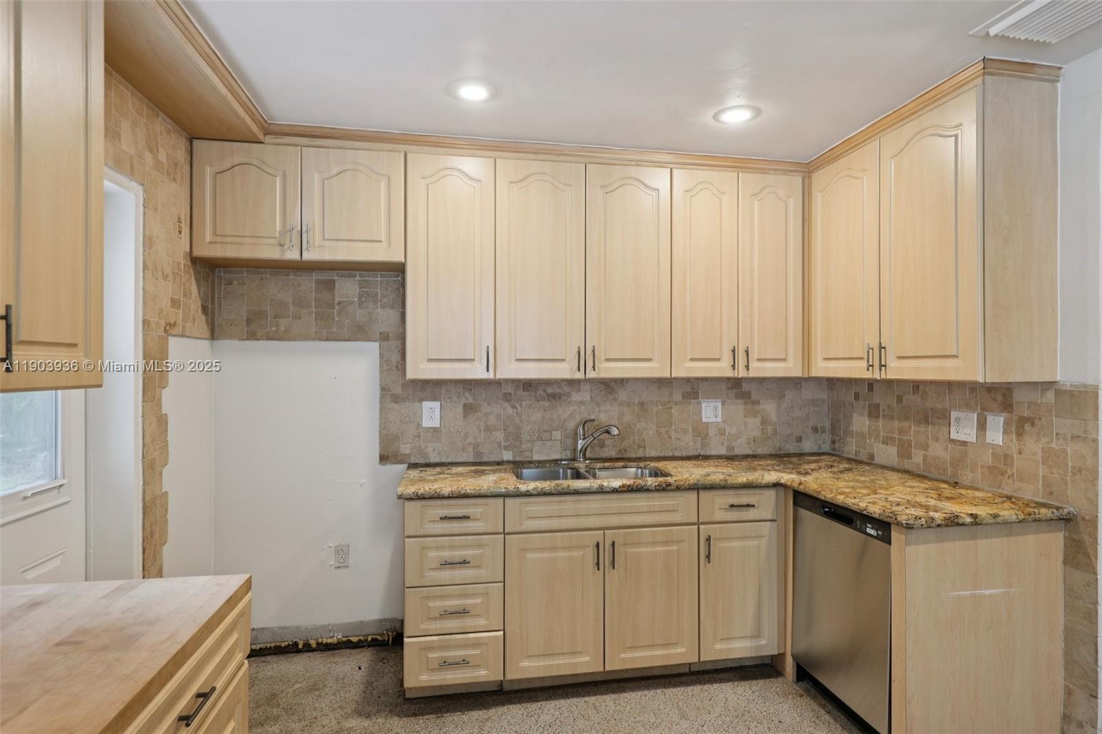 HOLIDAY HEIGHTS - Residential