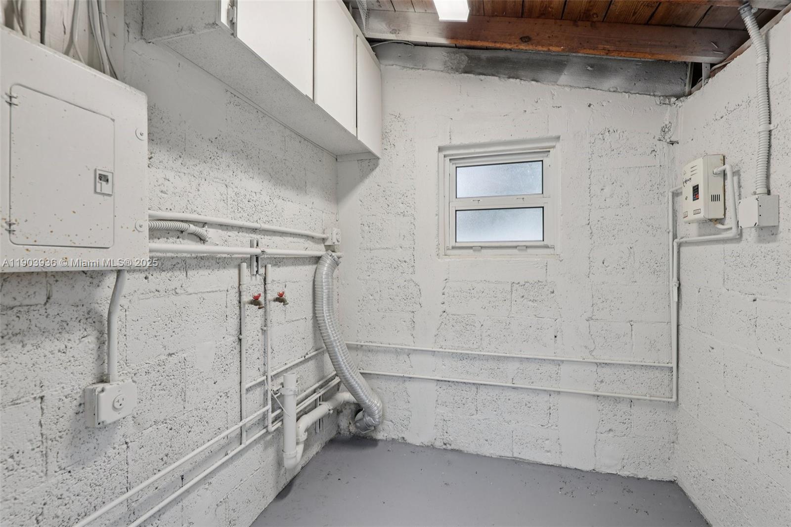 HOLIDAY HEIGHTS - Residential