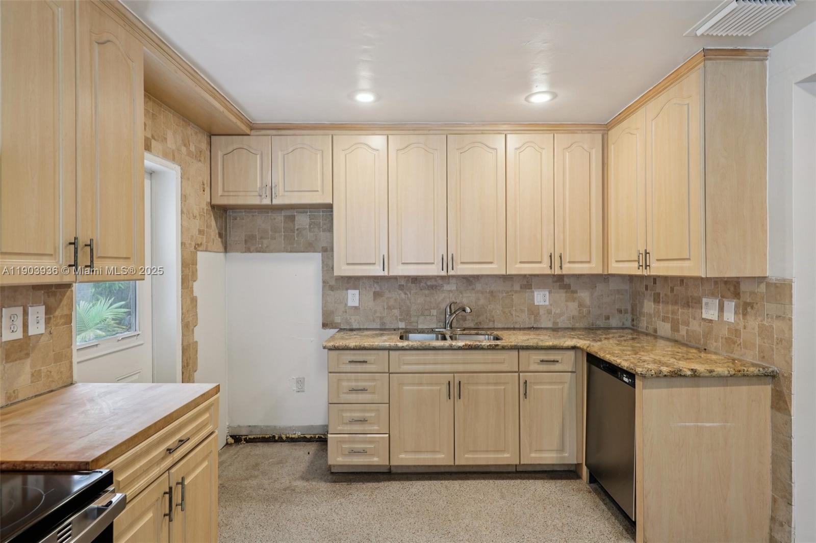 HOLIDAY HEIGHTS - Residential