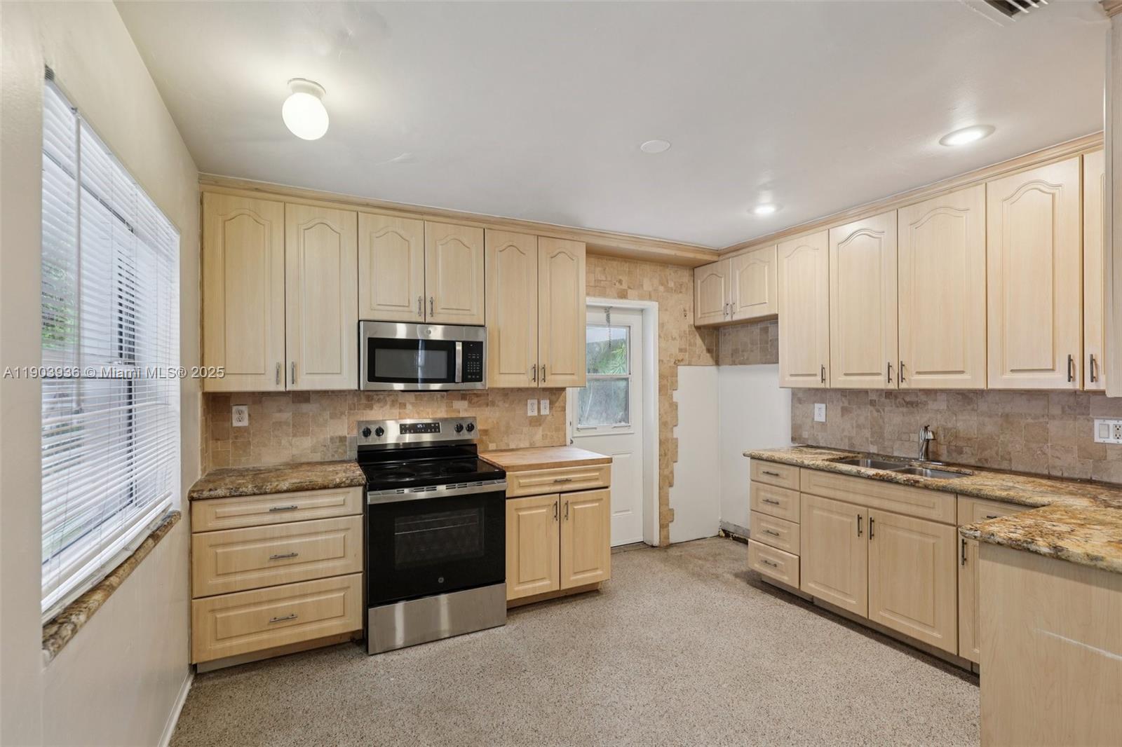 HOLIDAY HEIGHTS - Residential