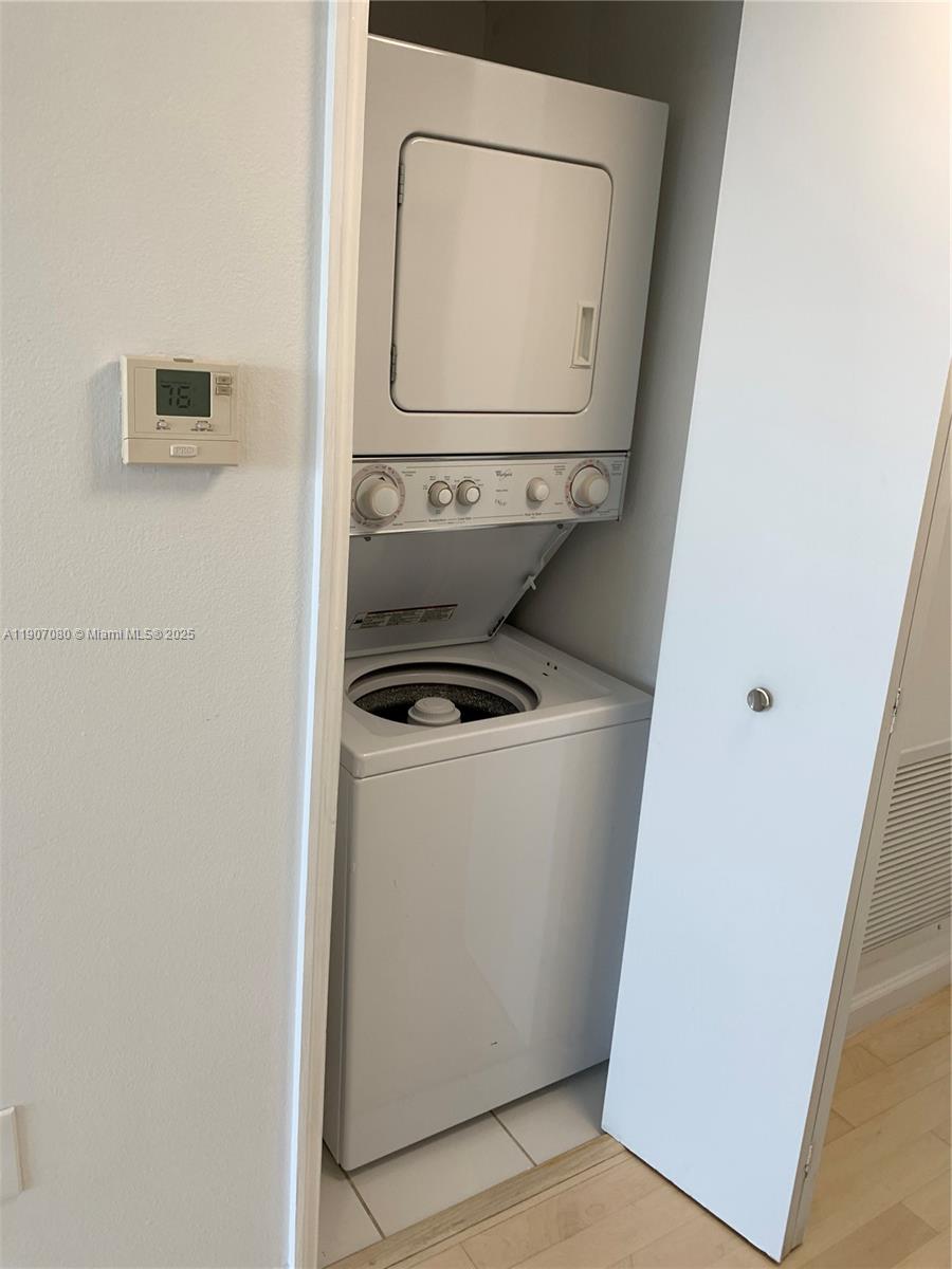 SUNSET HARBOUR SOUTH COND - Residential Lease