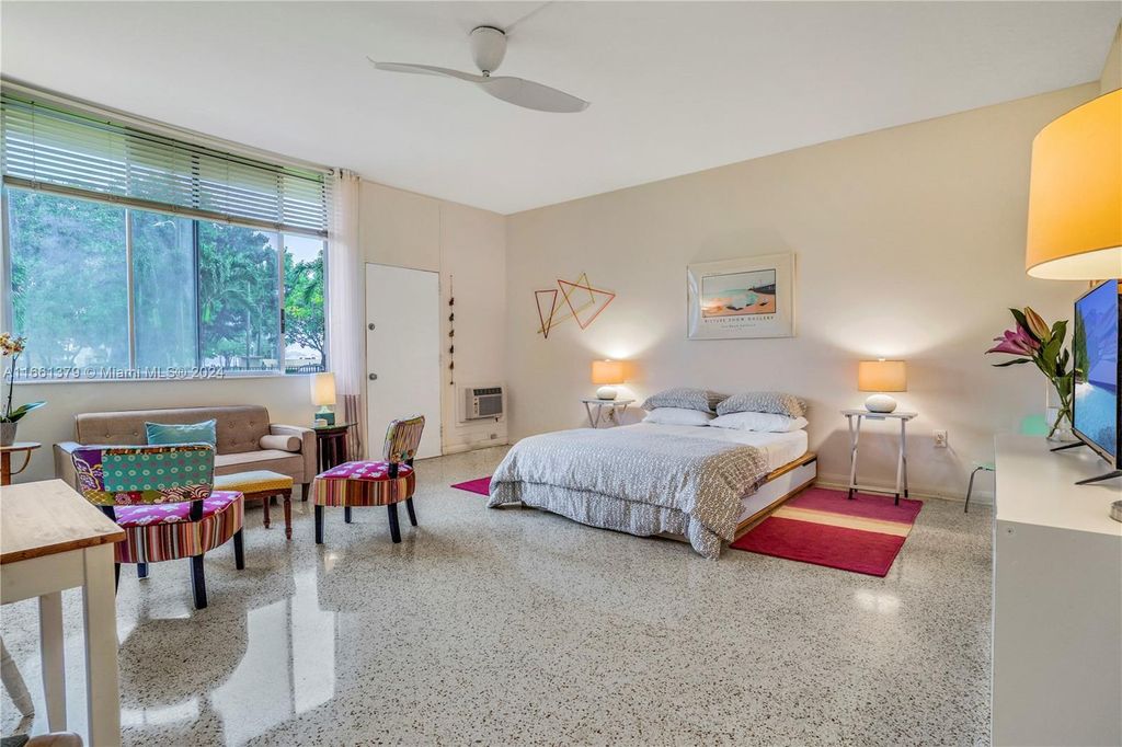 Photo of 15 S Golfview Rd #105, Lake Worth, FL 33460 (MLS # A11661379)