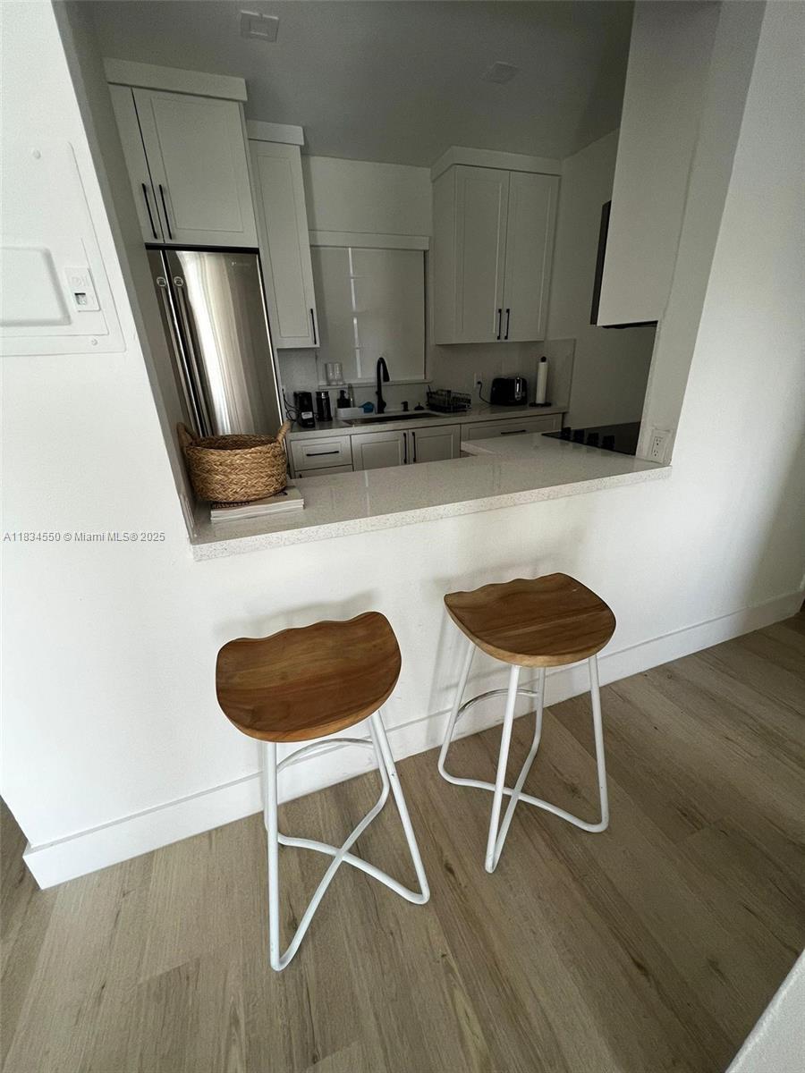 221 Meridian Ave 401
