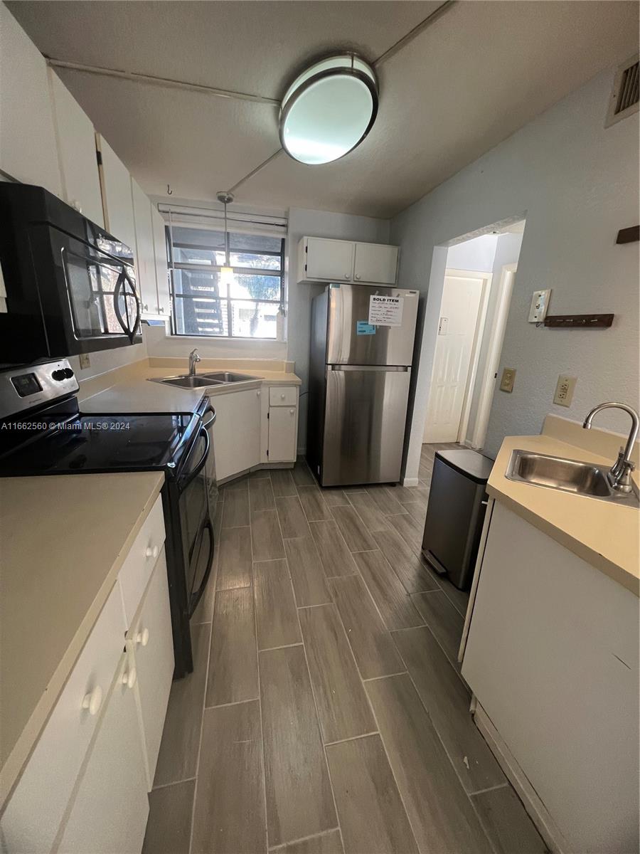 VILLAS AT MEADOW LAKES CO - Residential