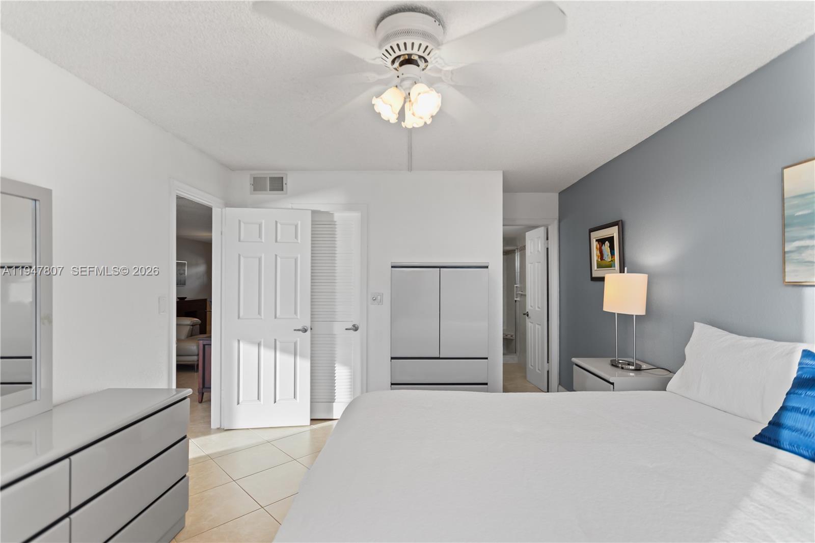 HOLLYBROOK GOLF AND - Residential