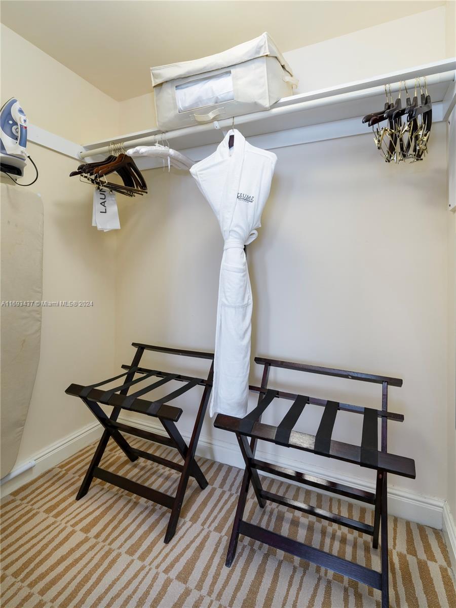 TRUMP INTERNATIONAL SONES - Residential