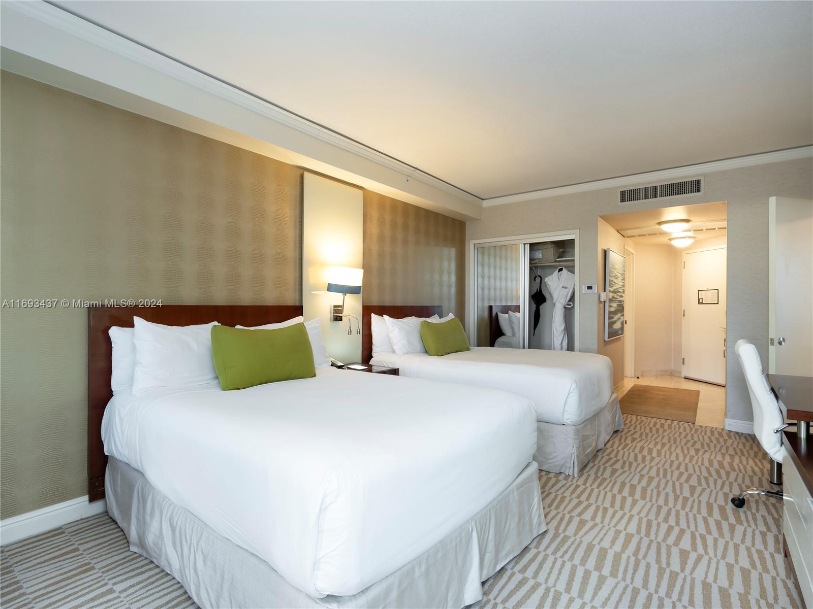 TRUMP INTERNATIONAL SONES - Residential