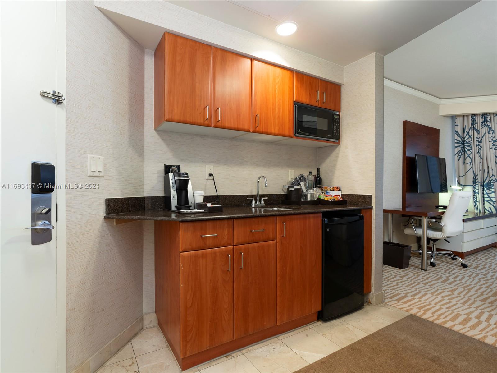 TRUMP INTERNATIONAL SONES - Residential