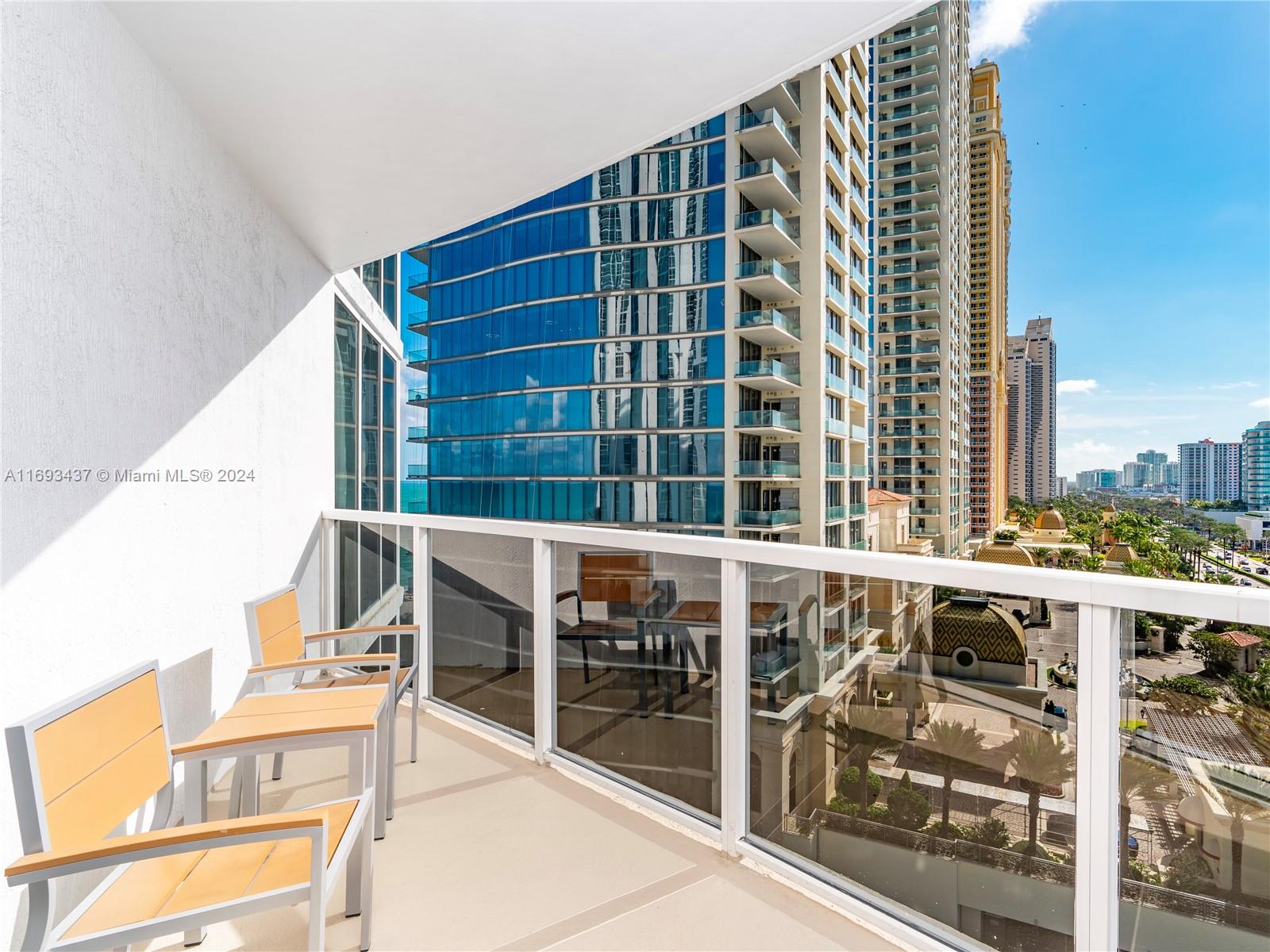 TRUMP INTERNATIONAL SONES - Residential