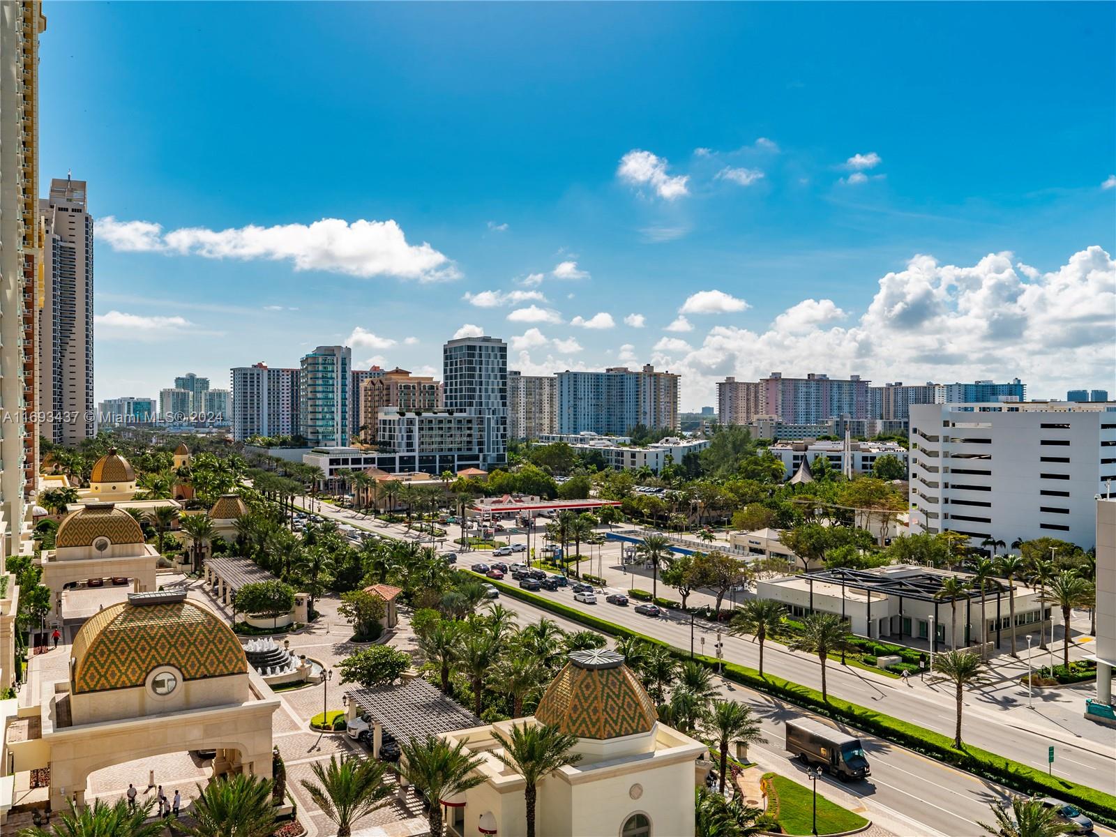 TRUMP INTERNATIONAL SONES - Residential