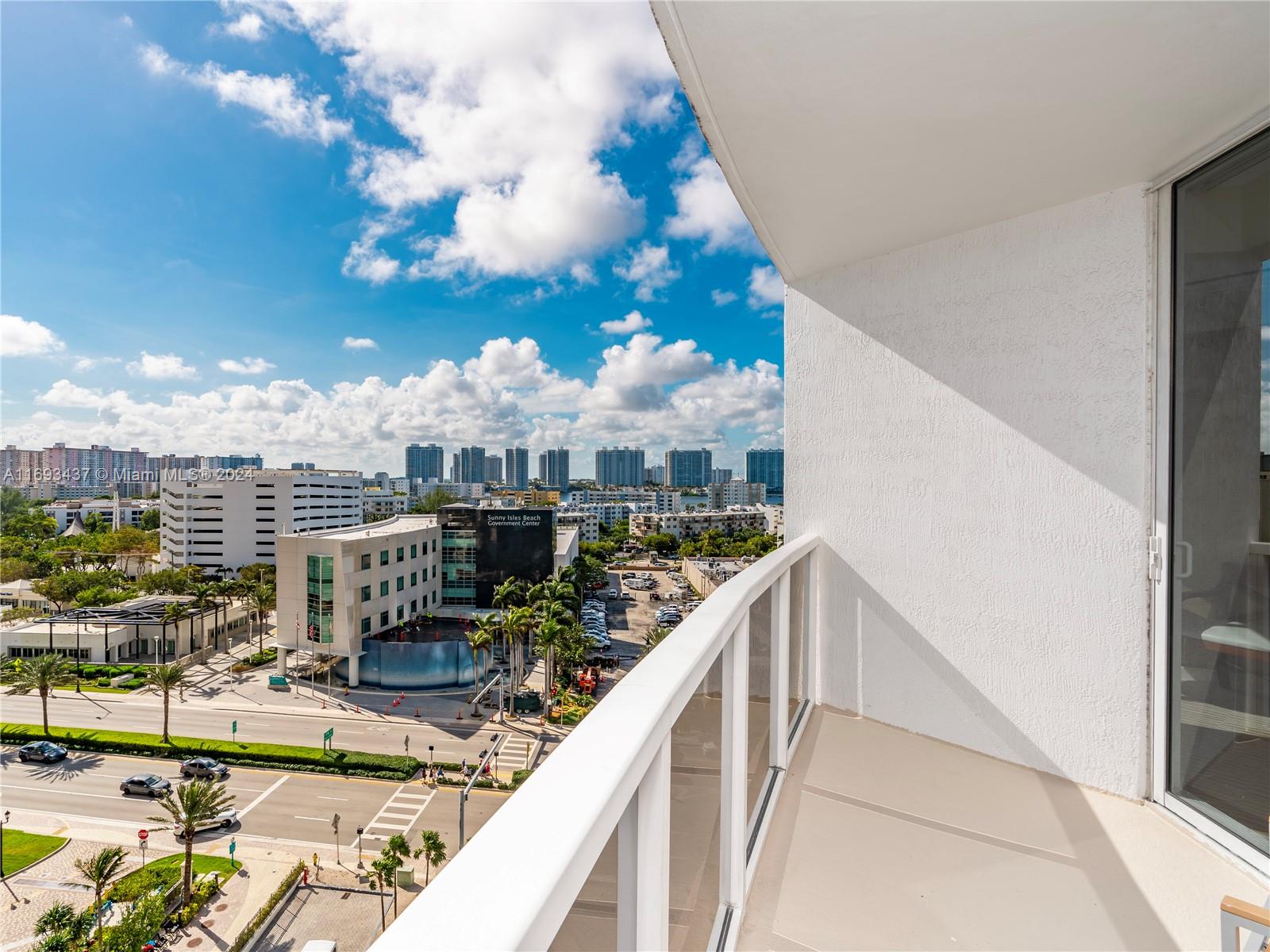 TRUMP INTERNATIONAL SONES - Residential