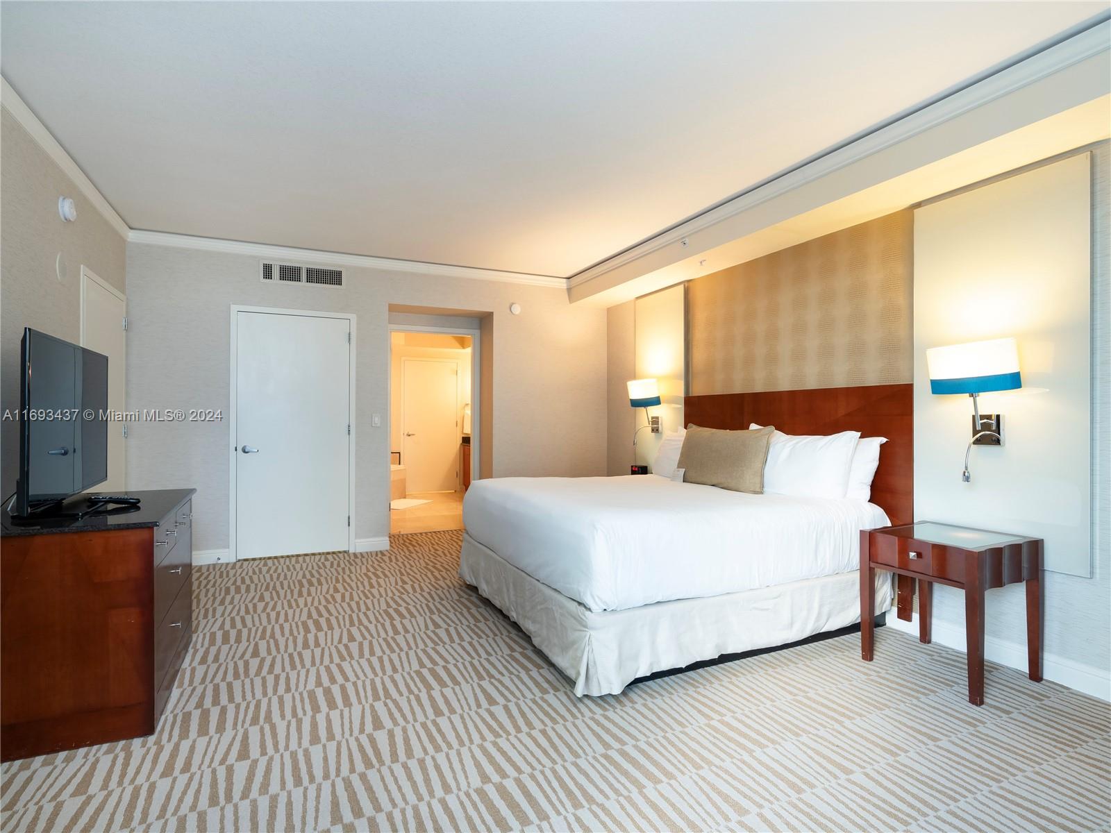 TRUMP INTERNATIONAL SONES - Residential