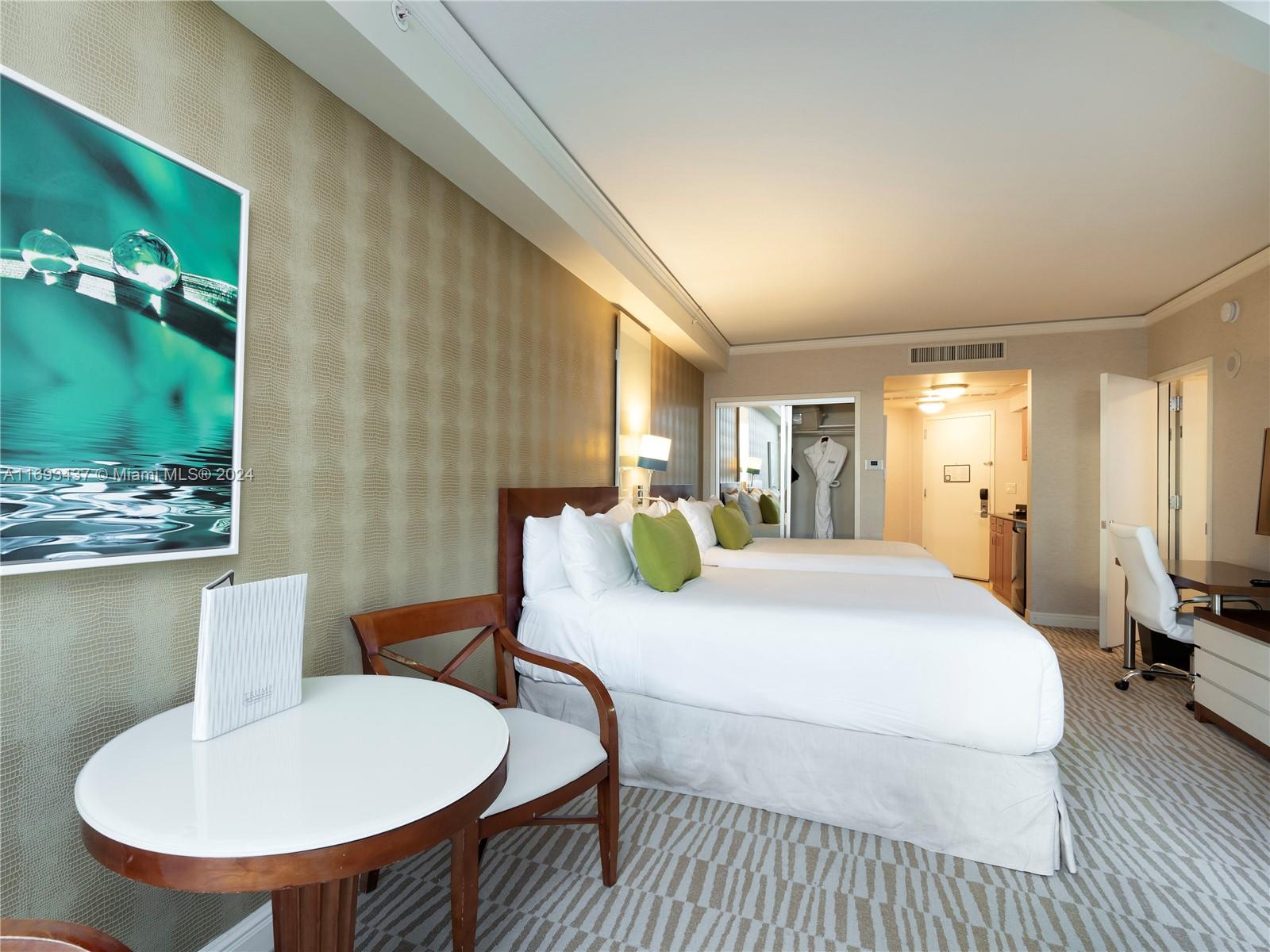 TRUMP INTERNATIONAL SONES - Residential