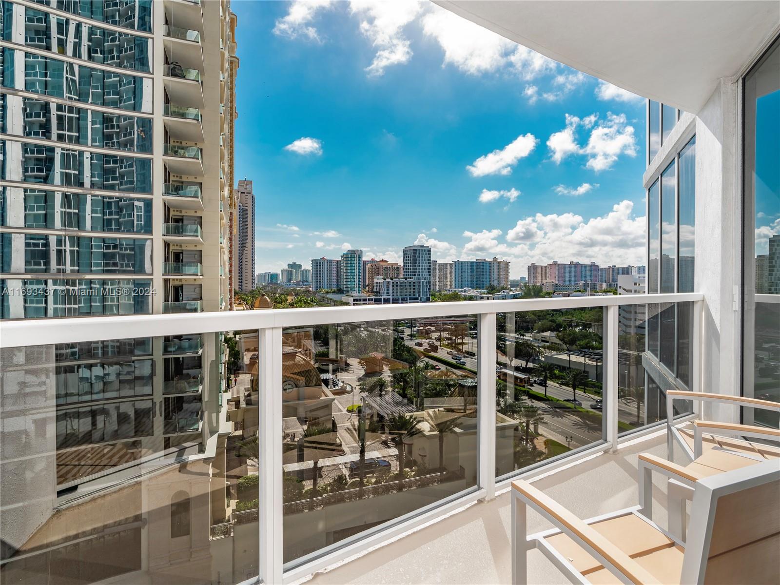 TRUMP INTERNATIONAL SONES - Residential