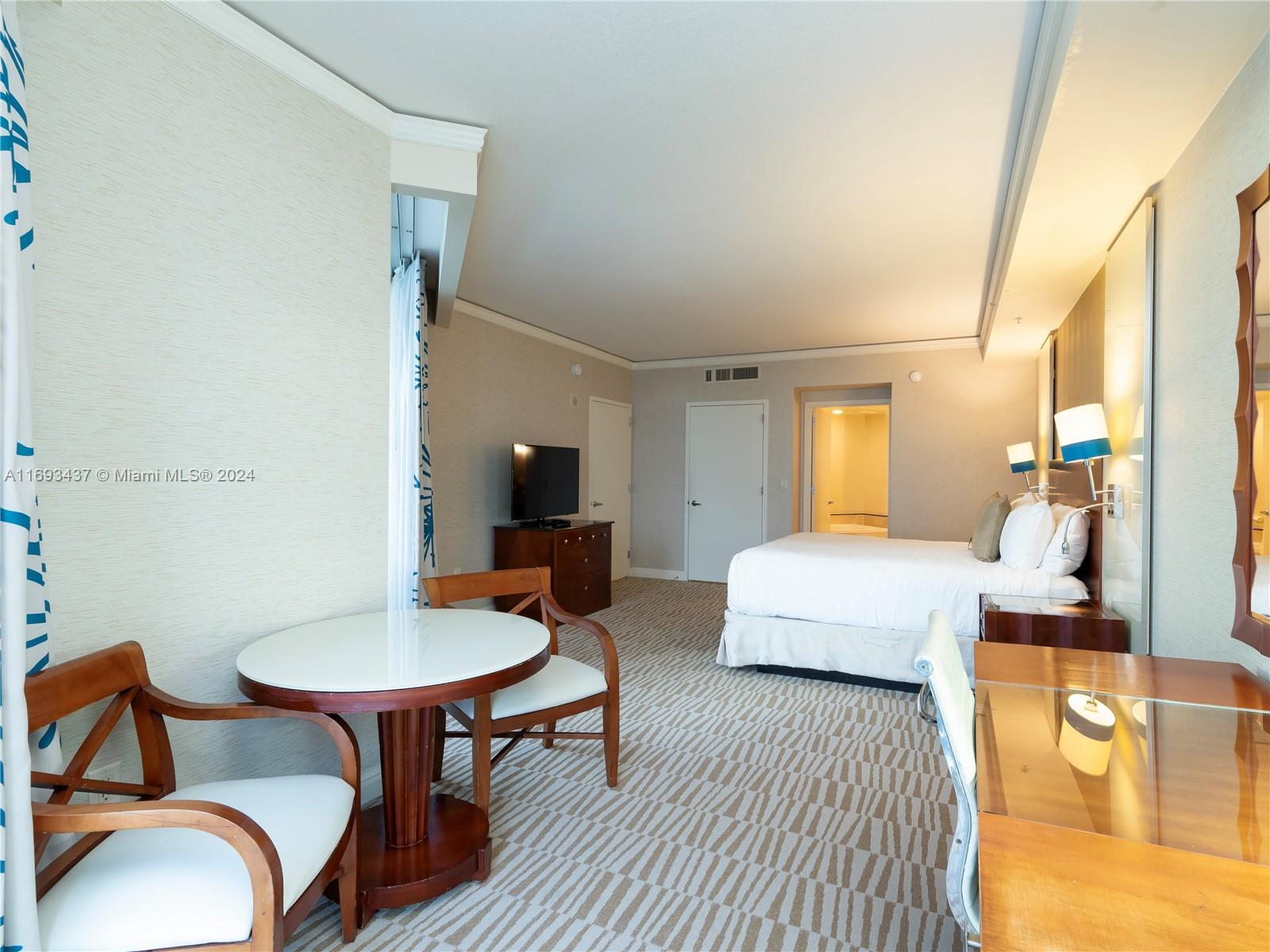 TRUMP INTERNATIONAL SONES - Residential