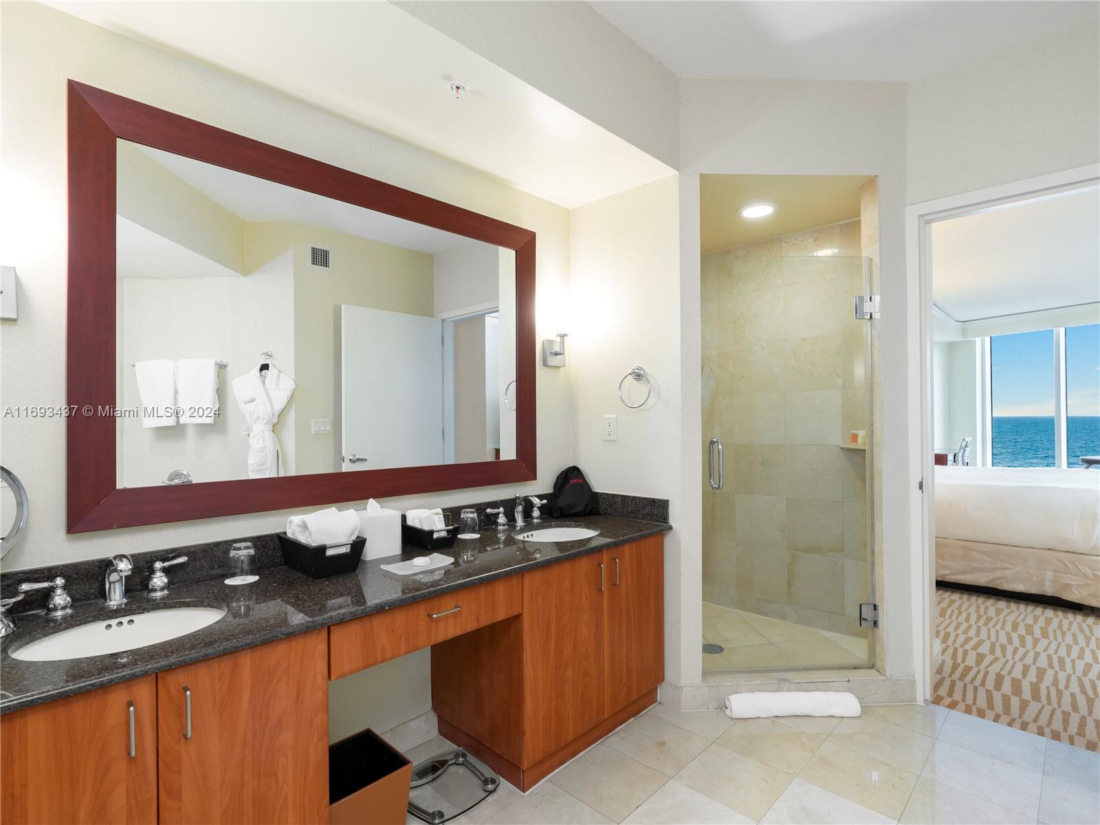 TRUMP INTERNATIONAL SONES - Residential