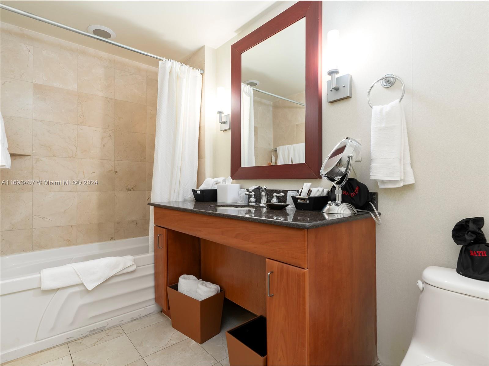 TRUMP INTERNATIONAL SONES - Residential