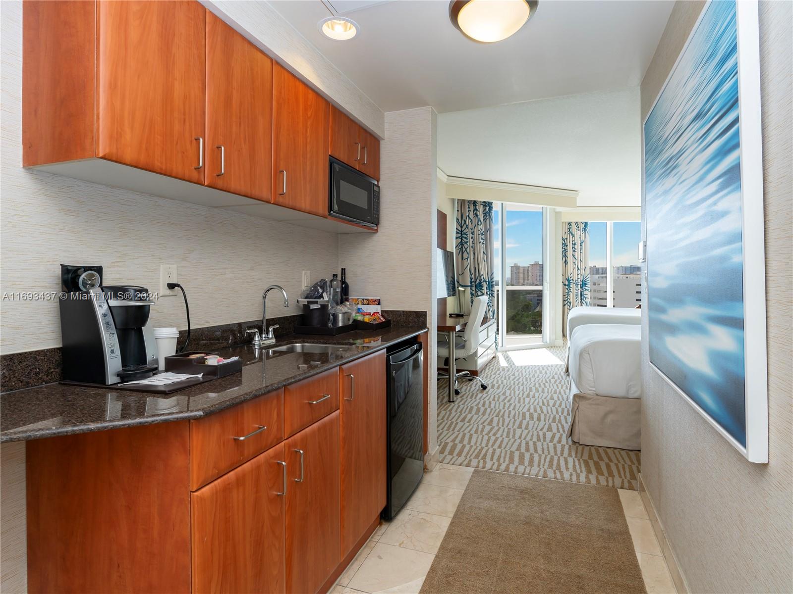 TRUMP INTERNATIONAL SONES - Residential