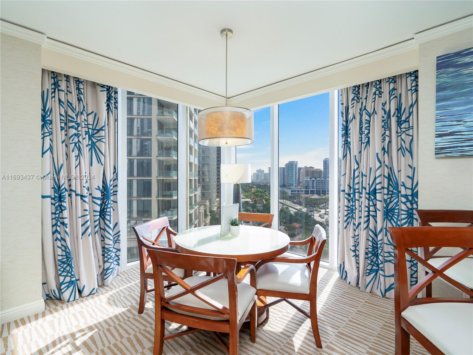 TRUMP INTERNATIONAL SONES - Residential