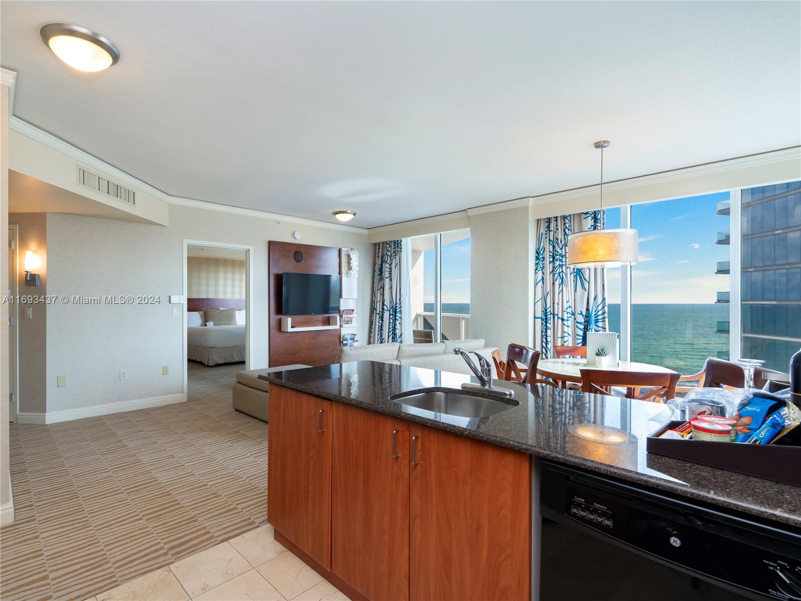 TRUMP INTERNATIONAL SONES - Residential