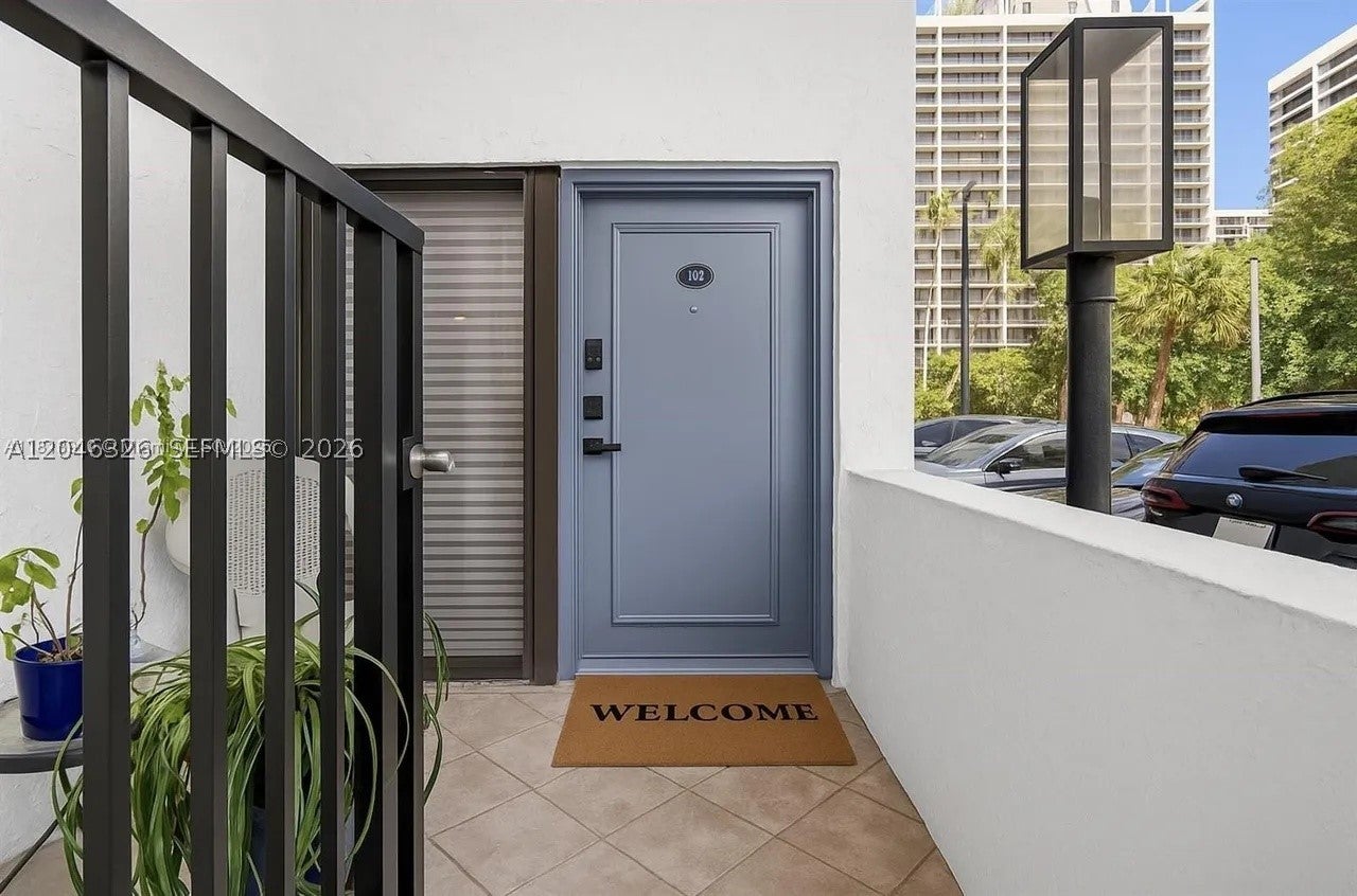 2715 Tigertail Ave 102, Miami FL 33133