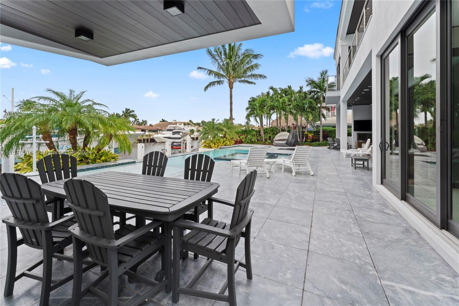VENETIAN ISLES 3RD SEC - Residential