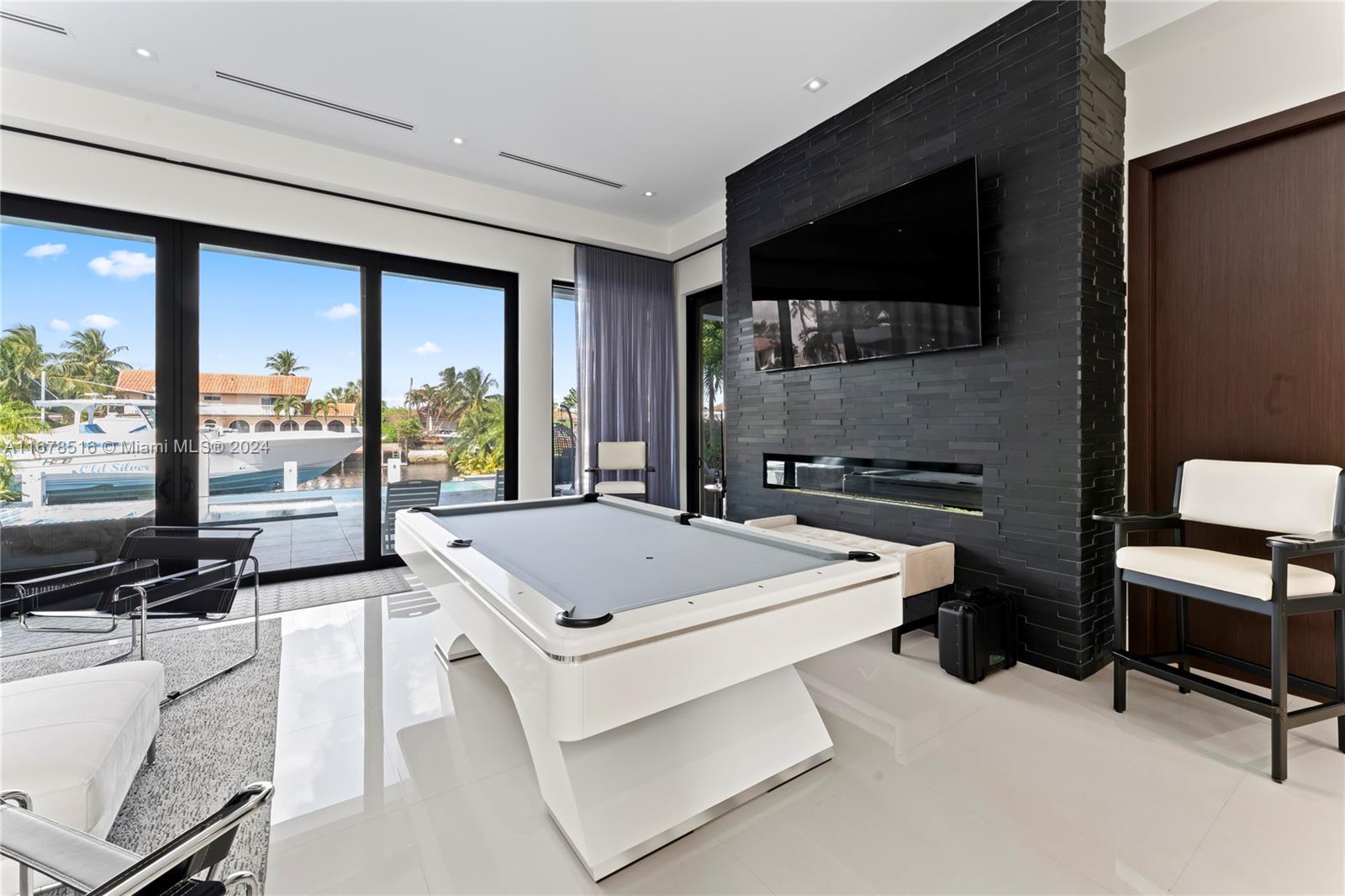 VENETIAN ISLES 3RD SEC - Residential