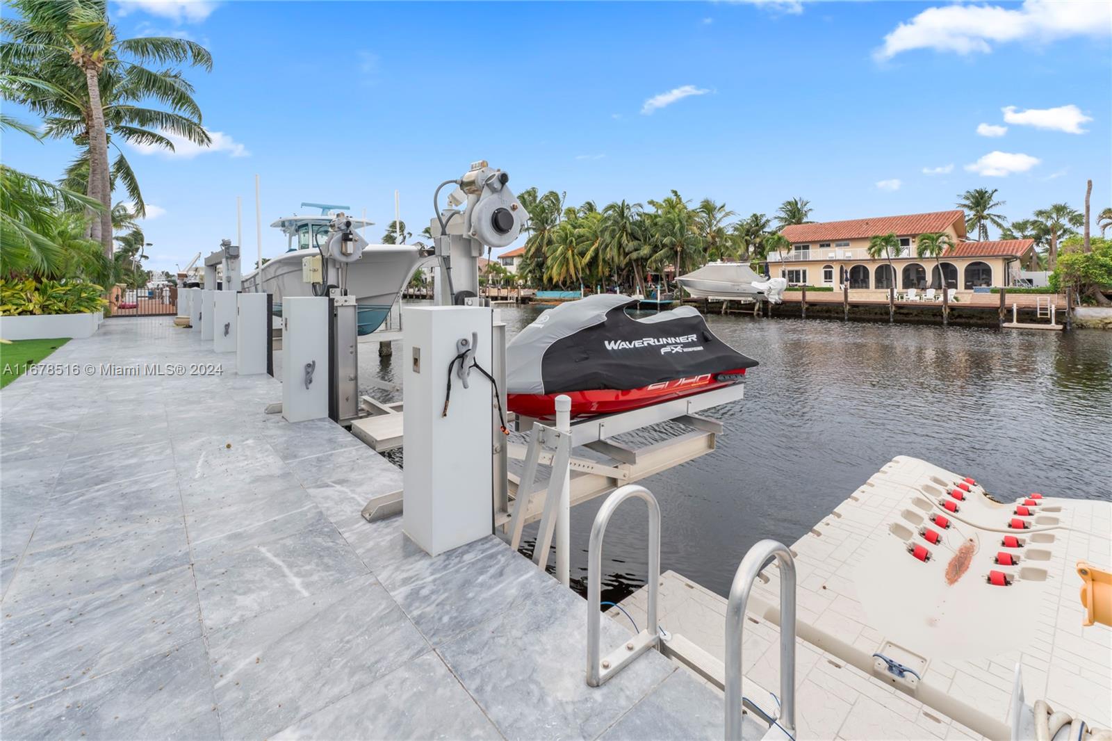 VENETIAN ISLES 3RD SEC - Residential