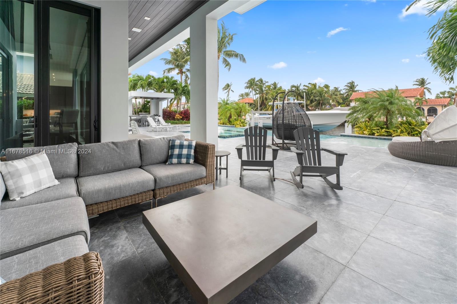 VENETIAN ISLES 3RD SEC - Residential