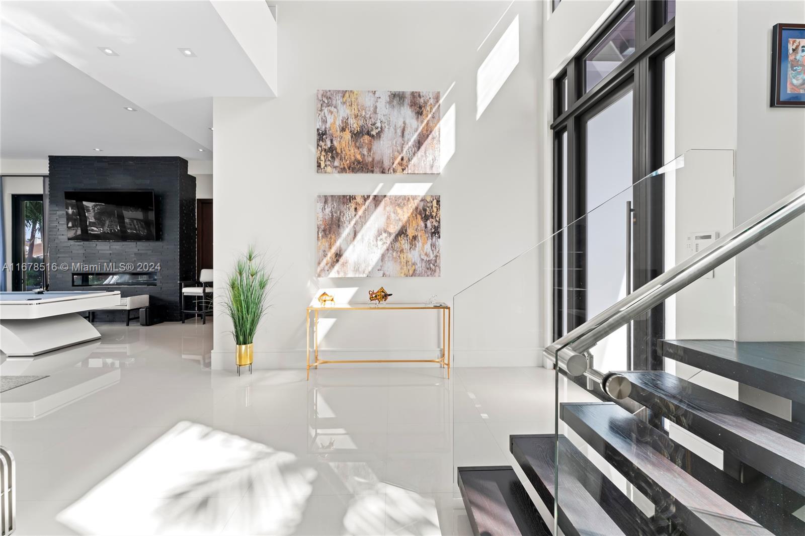 VENETIAN ISLES 3RD SEC - Residential