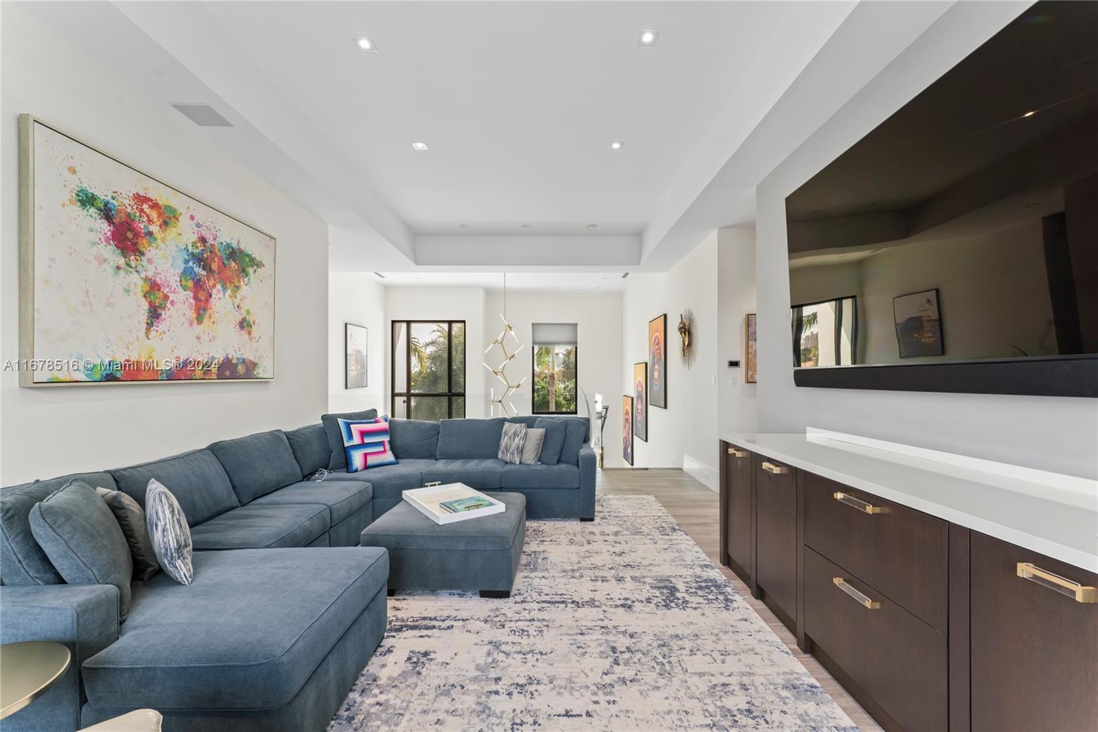 VENETIAN ISLES 3RD SEC - Residential