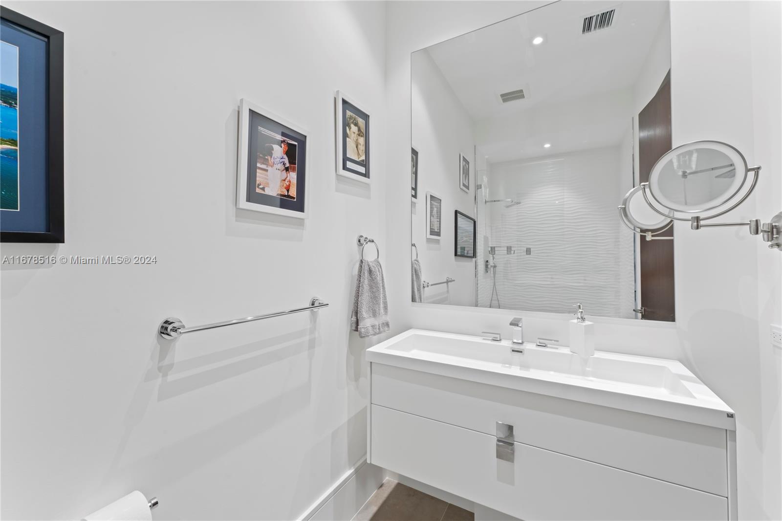 VENETIAN ISLES 3RD SEC - Residential