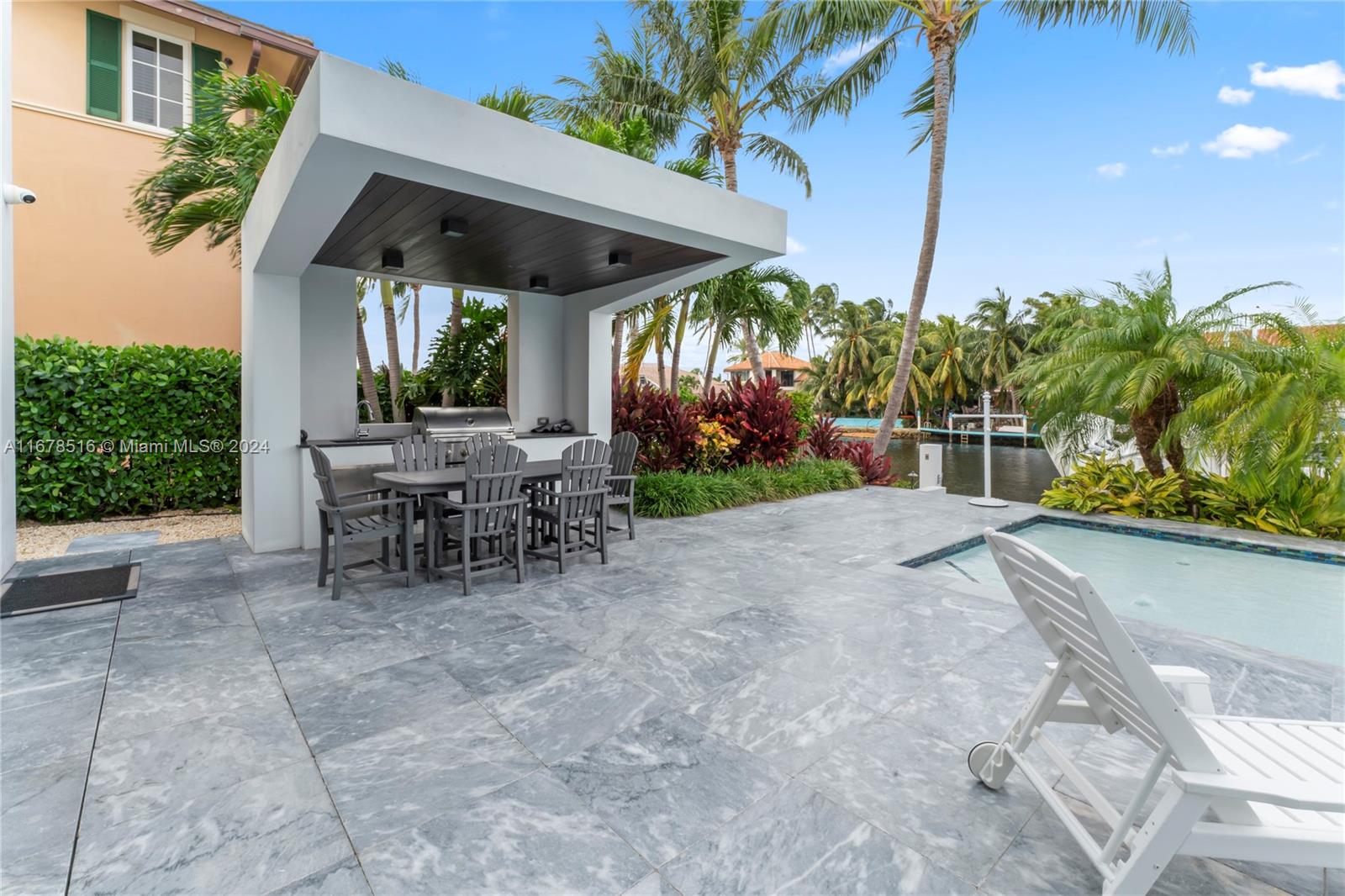 VENETIAN ISLES 3RD SEC - Residential