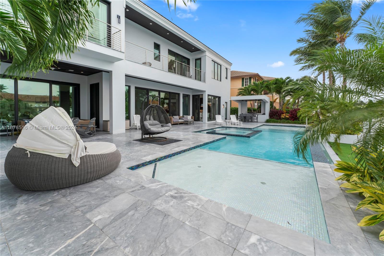 VENETIAN ISLES 3RD SEC - Residential