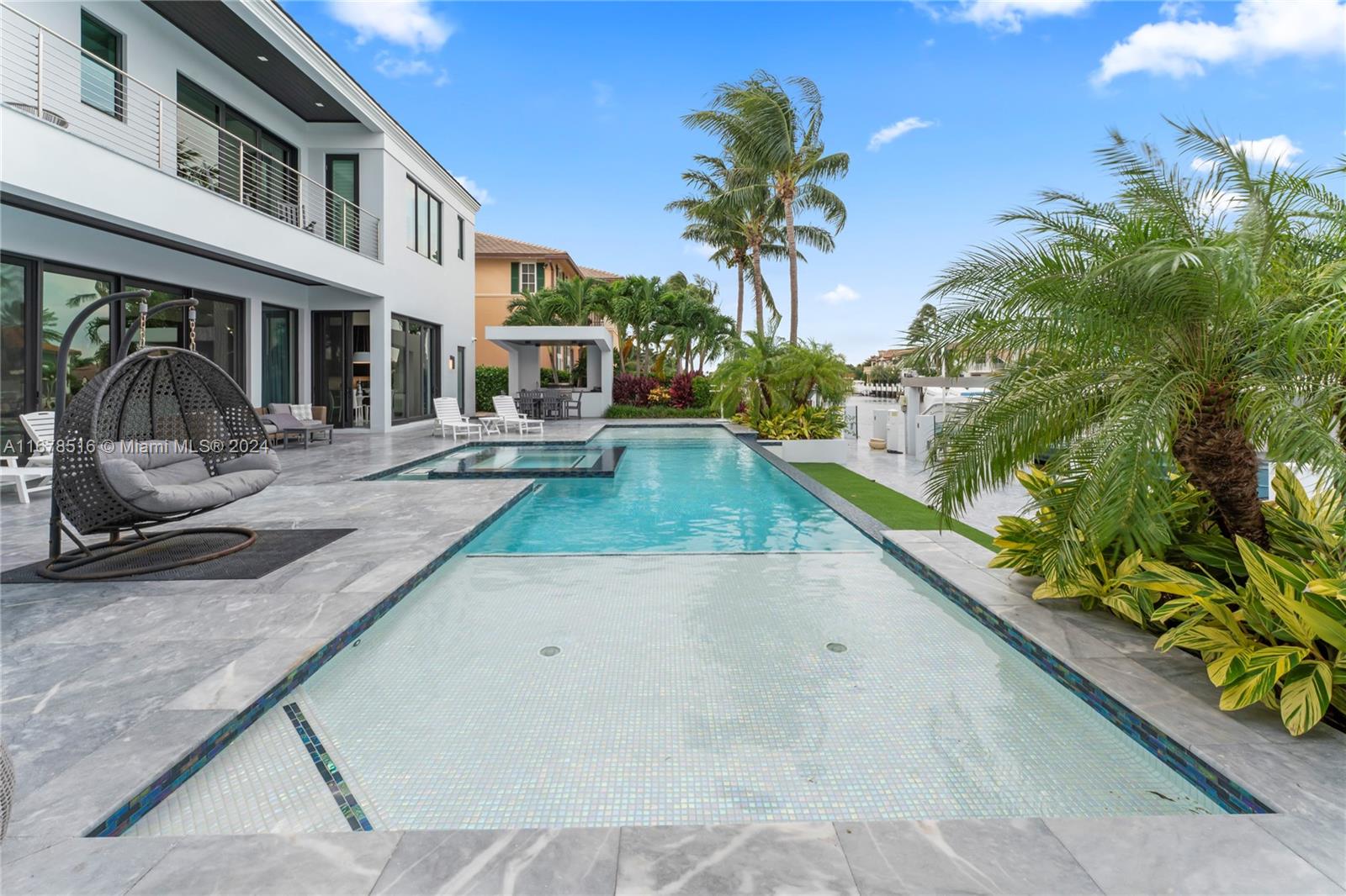 VENETIAN ISLES 3RD SEC - Residential