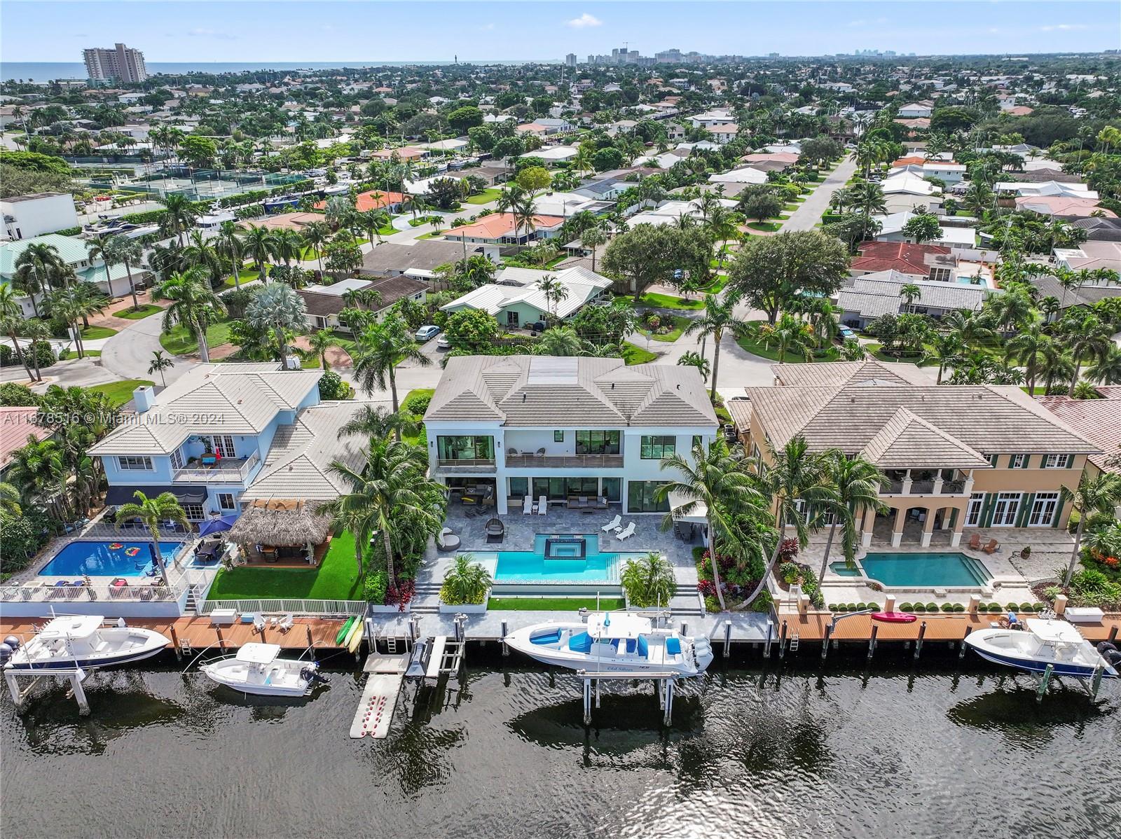 VENETIAN ISLES 3RD SEC - Residential