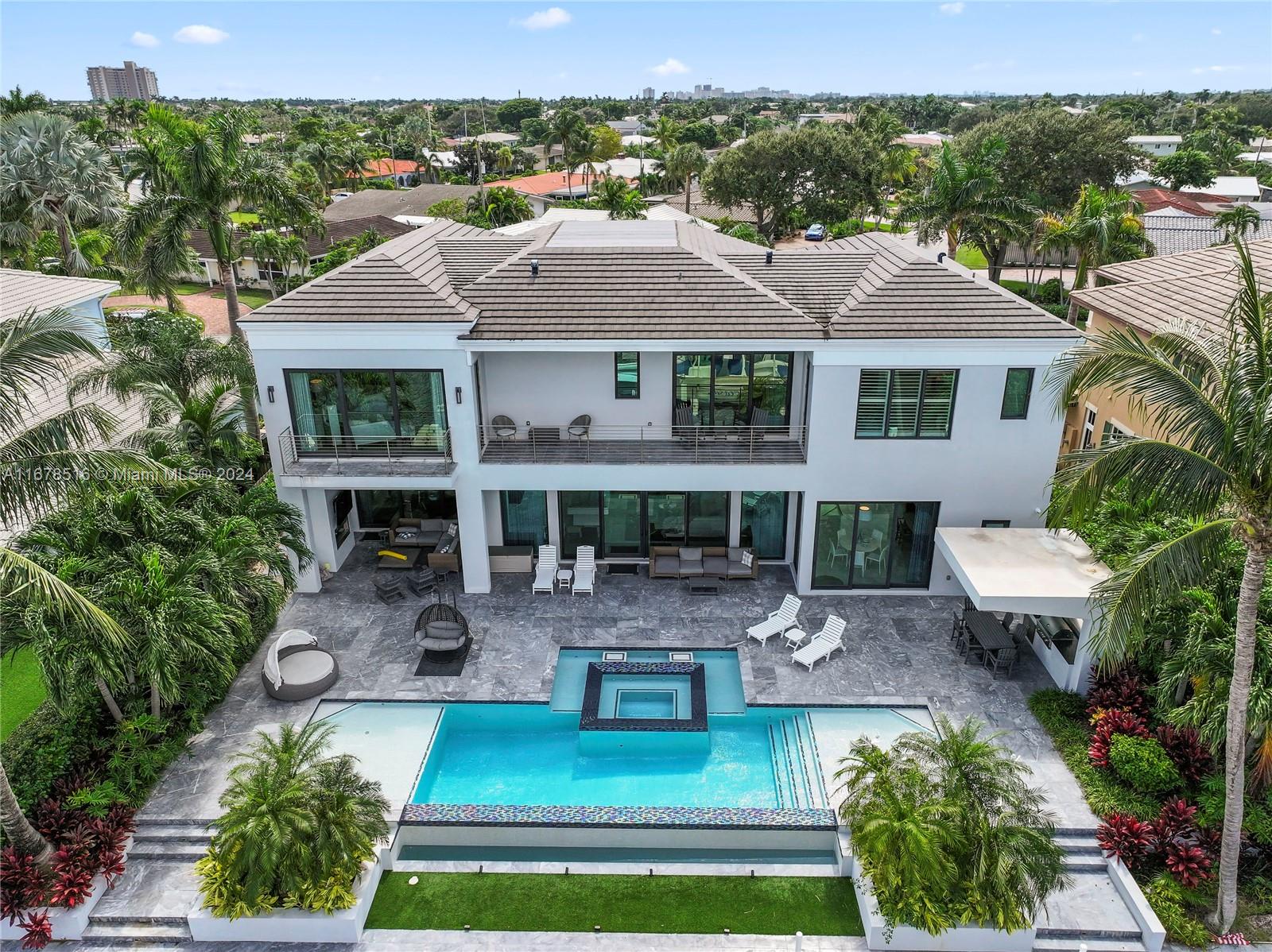VENETIAN ISLES 3RD SEC - Residential
