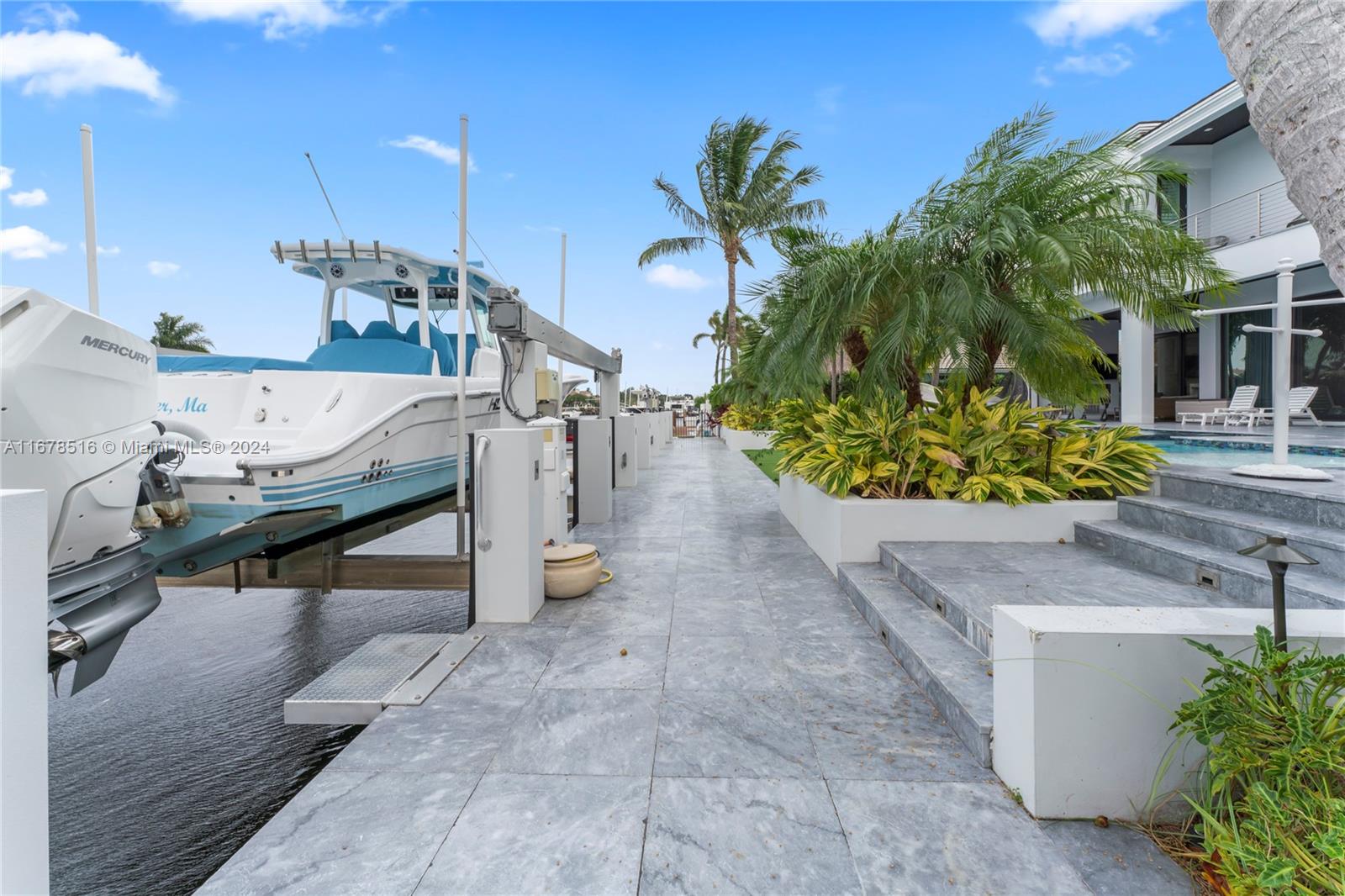 VENETIAN ISLES 3RD SEC - Residential