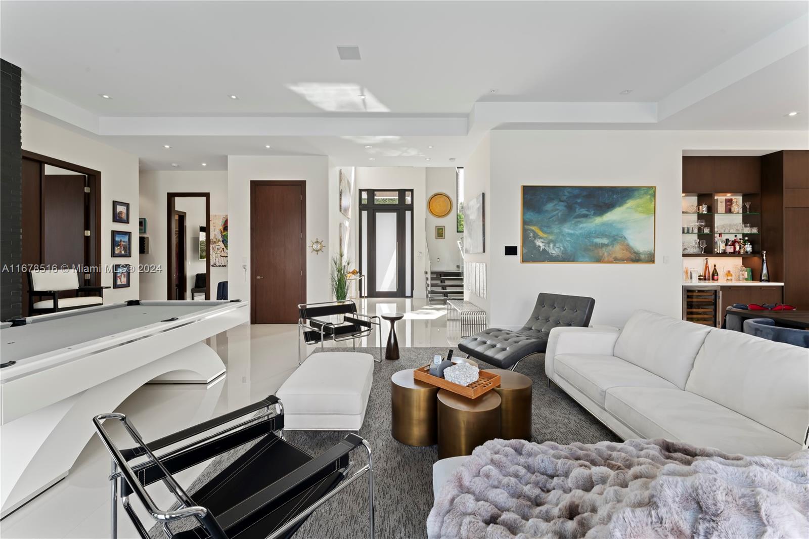 VENETIAN ISLES 3RD SEC - Residential