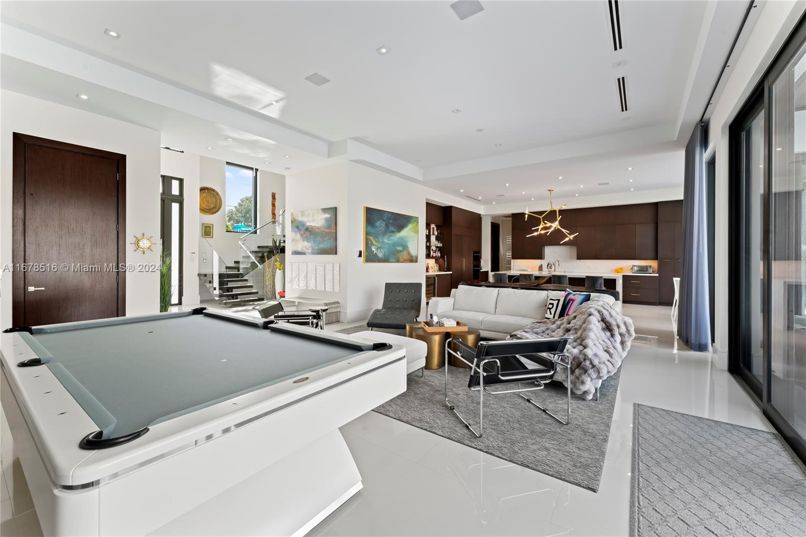 VENETIAN ISLES 3RD SEC - Residential